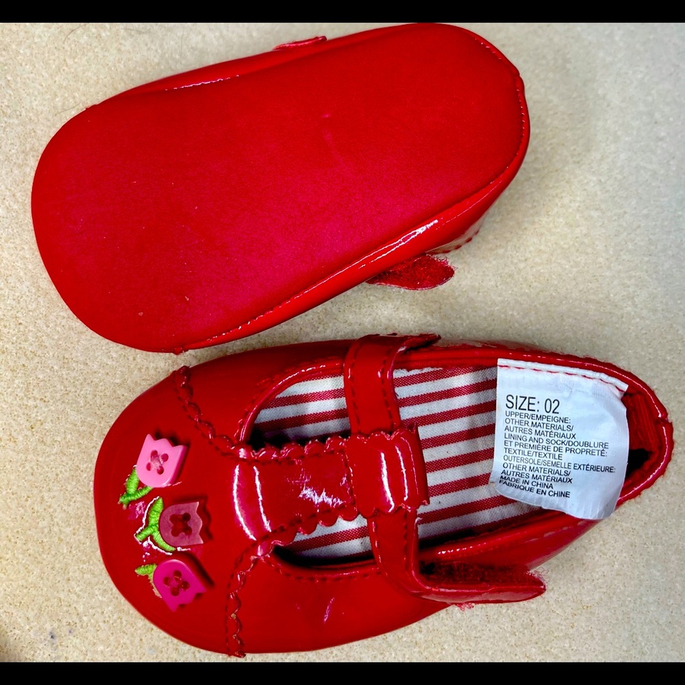 Gymboree baby size 02 crib shoe Red flower button
